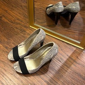 Jessica Simpson elastic strap heel shoe